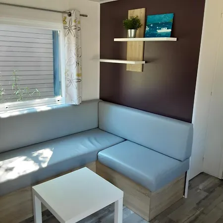 Riva Bella Chez Caraphou * וויסטרהאם